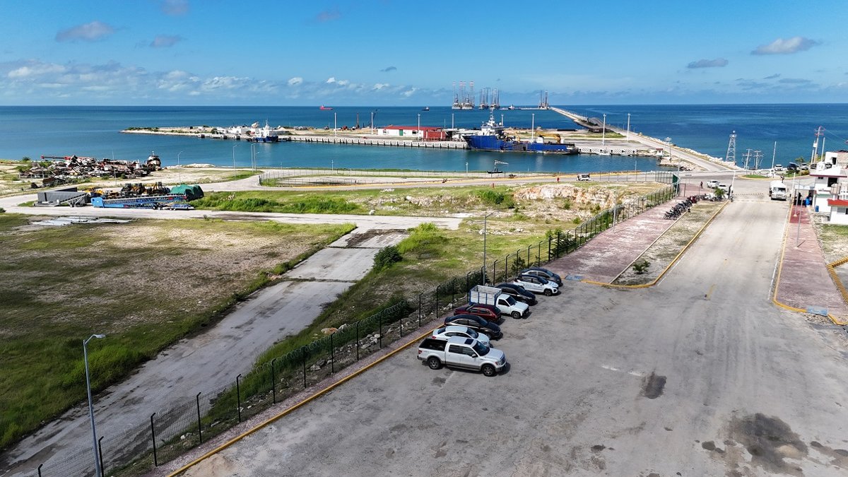 APICAM INSTALA CERCA MARINA PARA PROTEGER INFRAESTRUCTURA DEL PUERTO DE SEYBAPLAYA