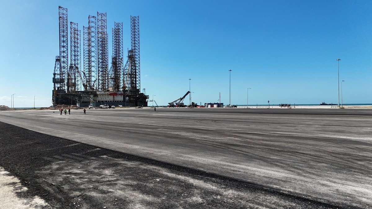 SE REALIZAN TRABAJOS DE MANTENIMIENTO EN LA PLATAFORMA 3 DEL PUERTO DE ALTURA Y CABOTAJE DE SEYBAPLAYA