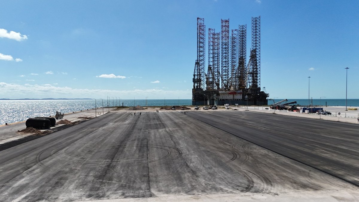 SE REALIZAN TRABAJOS DE MANTENIMIENTO EN LA PLATAFORMA 3 DEL PUERTO DE ALTURA Y CABOTAJE DE SEYBAPLAYA