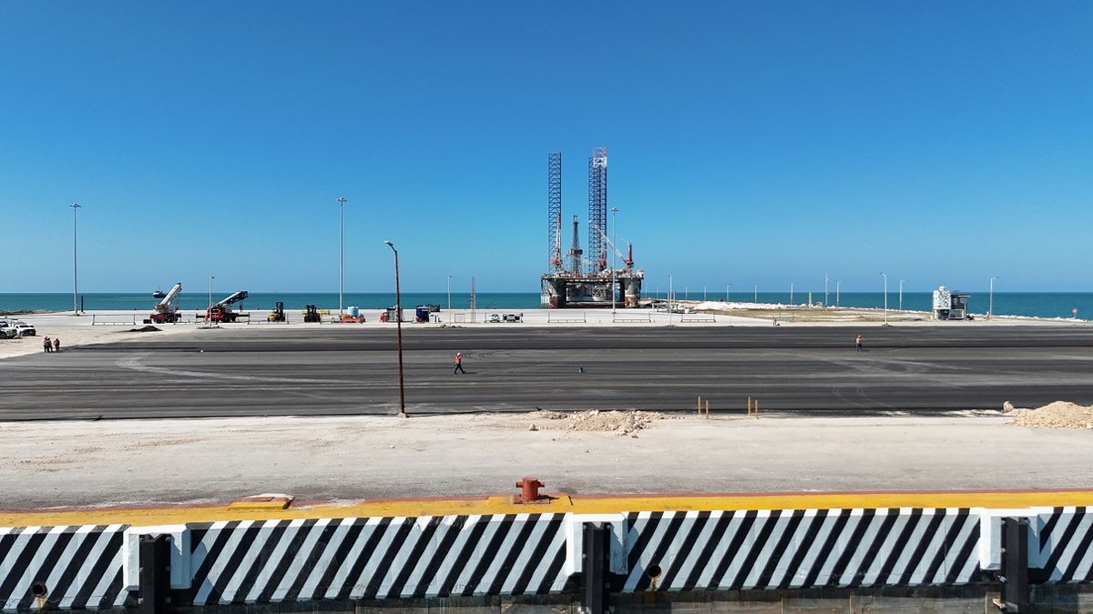 SE REALIZAN TRABAJOS DE MANTENIMIENTO EN LA PLATAFORMA 3 DEL PUERTO DE ALTURA Y CABOTAJE DE SEYBAPLAYA