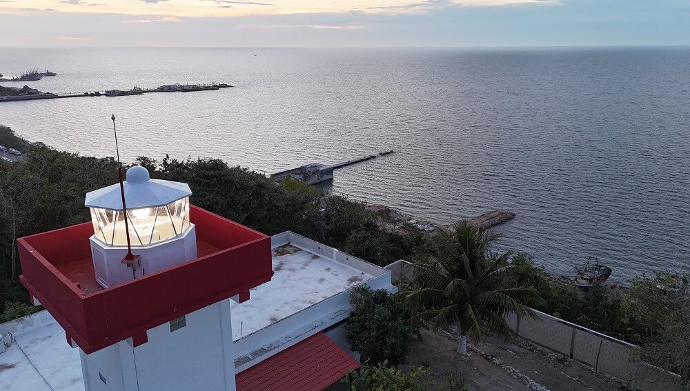 APICAM MODERNIZA LINTERNAS DEL FARO DE LERMA