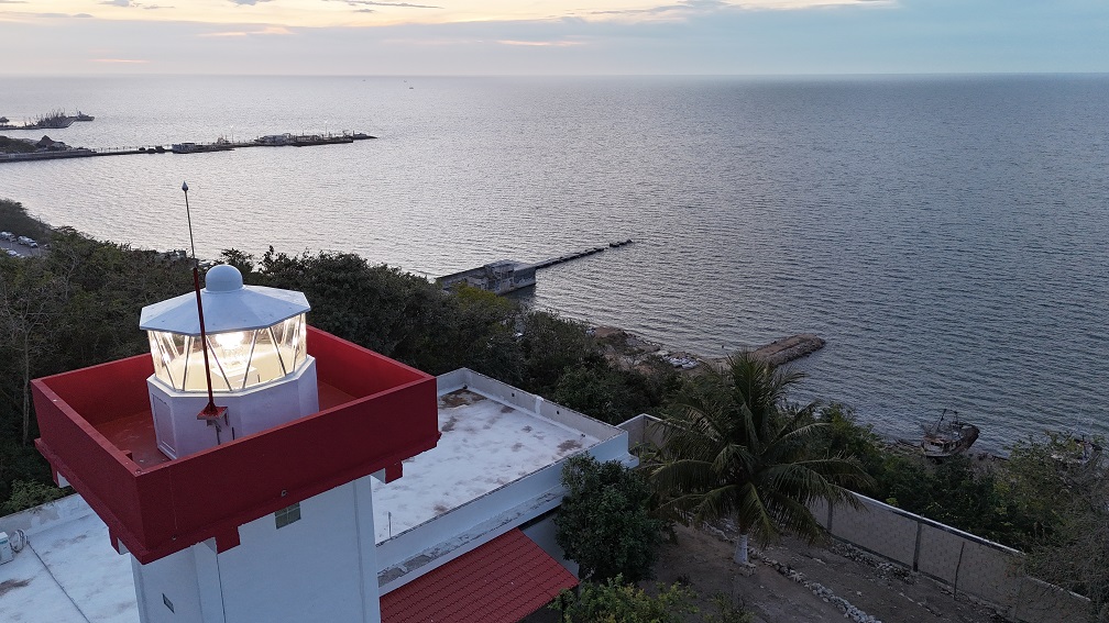 APICAM MODERNIZA LINTERNAS DEL FARO DE LERMA
