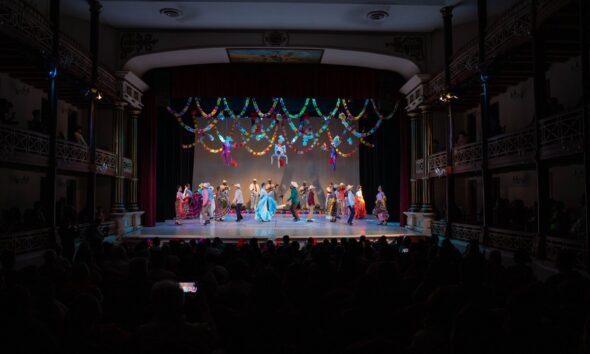 EL SEÑOR TLACUACHE ROBA EL FUEGO EN FUNCIÓN TEATRAL DEL FICH
