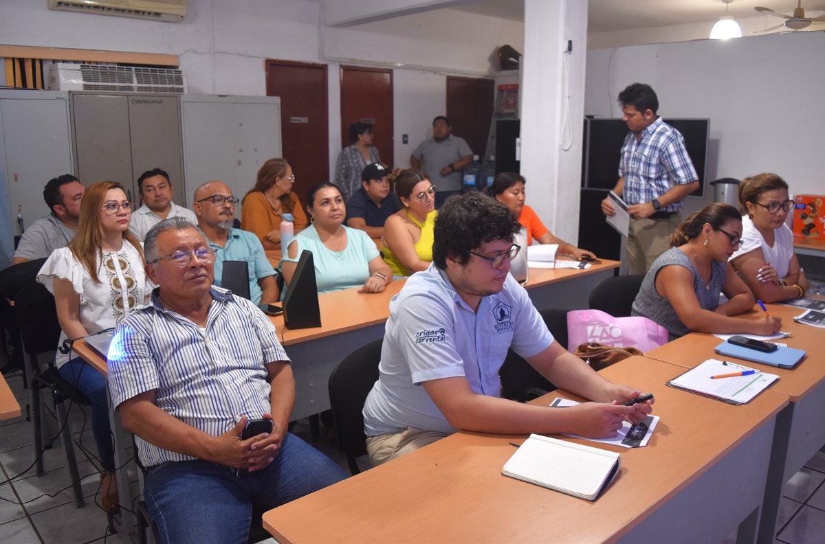 CAPACITAN A EMPRESARIOS EN VENTAS POR REDES SOCIALES