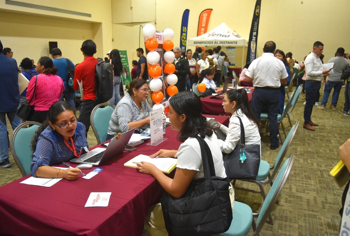 ¡CHAMBA SÍ HAY! FERIA DEL EMPLEO EN SU QUINTA EDICIÓN OFERTÓ MÁS DE 450 VACANTES DISTRIBUIDAS EN 30 EMPRESAS