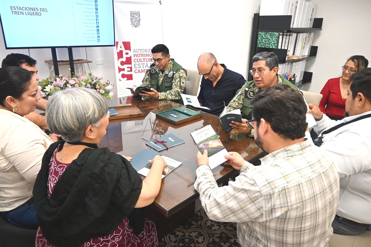ENTREGAN PICTOGRAMAS DEL TREN LIGERO DE CAMPECHE