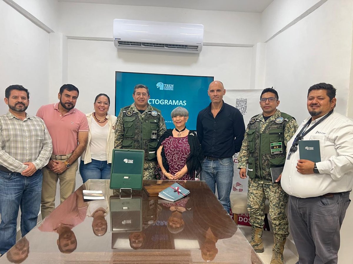 ENTREGAN PICTOGRAMAS DEL TREN LIGERO DE CAMPECHE
