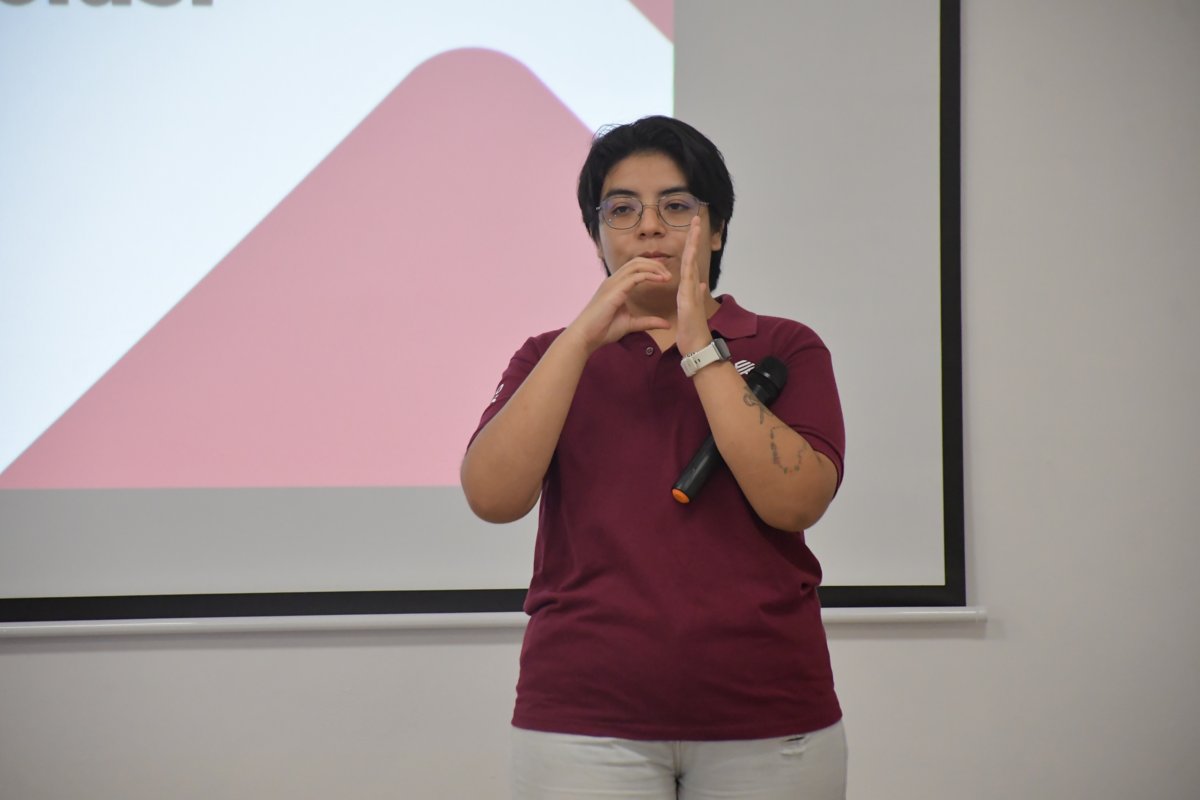 FORMACIÓN INCLUYENTE: CAPACITAN AL PERSONAL DEL ARCHIVO GENERAL EN ATENCIÓN A LA DISCAPACIDAD