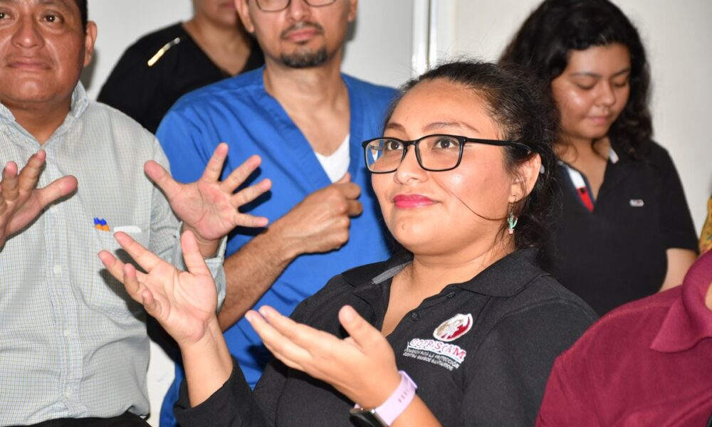LA SECRETARÍA DE INCLUSIÓN IMPARTE TALLER DE INTRODUCCIÓN A LA LENGUA DE SEÑAS MEXICANA EN COPRISCAM