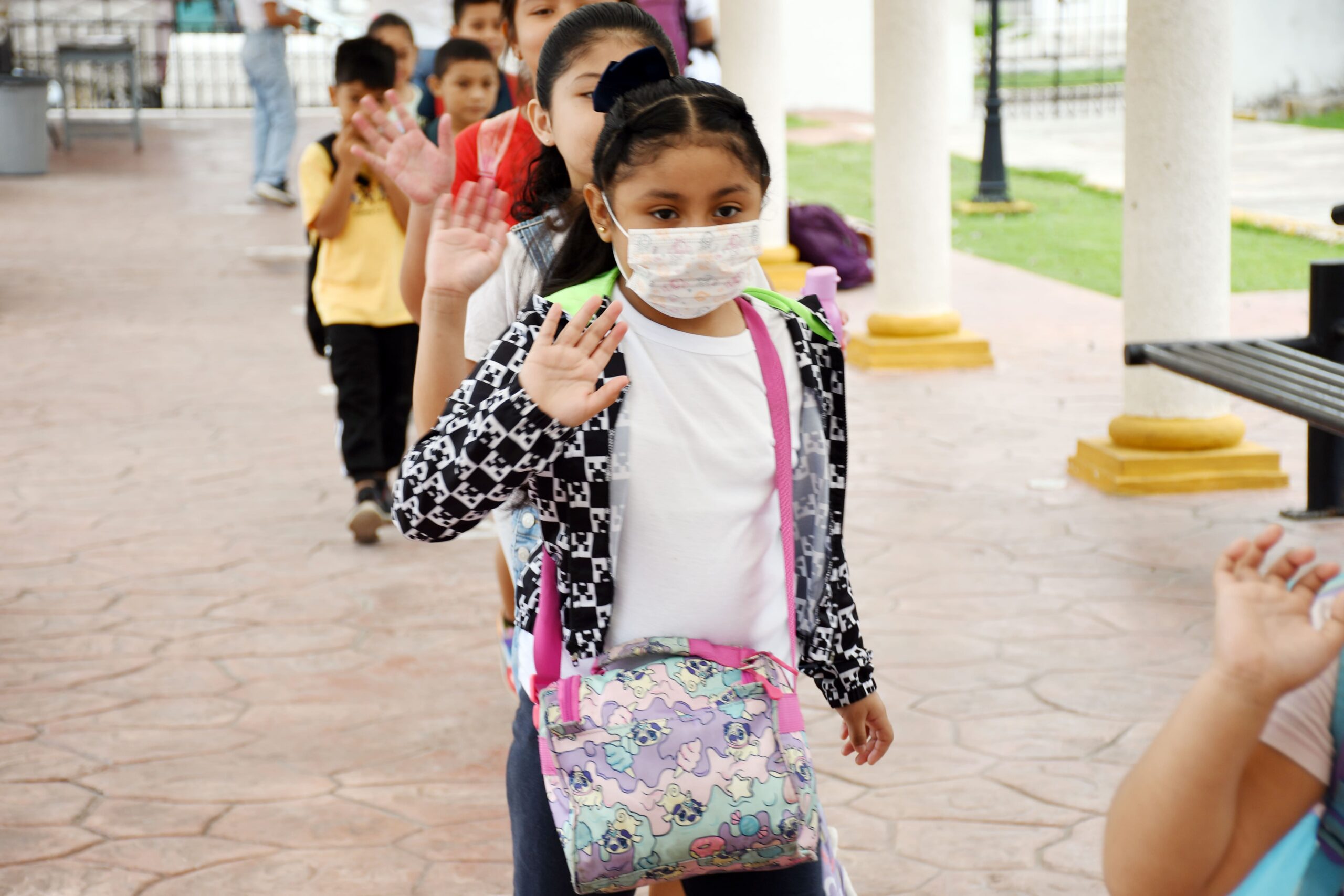 TERCER CURSO DE VERANO INCLUSIVO "RAÍCES DE COLORES, MANOS QUE MIRAN Y HABLAN, UN VERANO PARA TODOS"