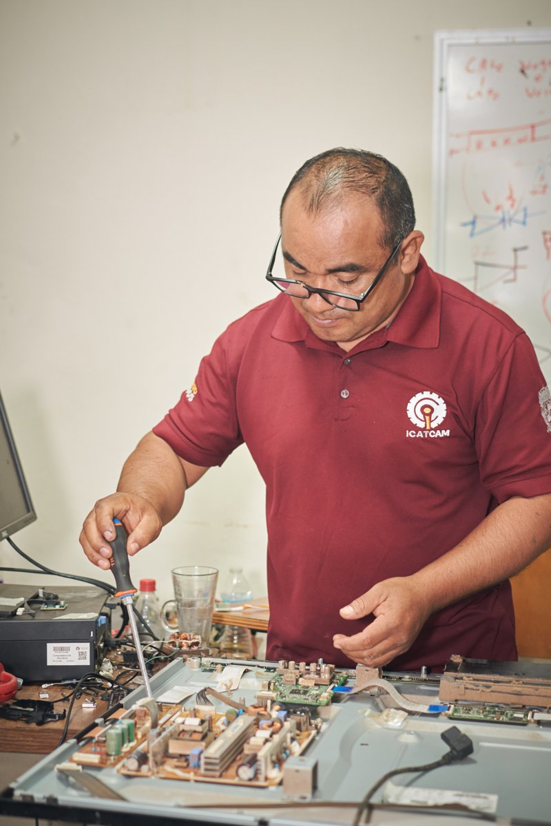ICAT PLANTEL CALKINÍ PROMUEVE LA CAPACITACIÓN EN TECNOLOGÍA ELECTRÓNICA