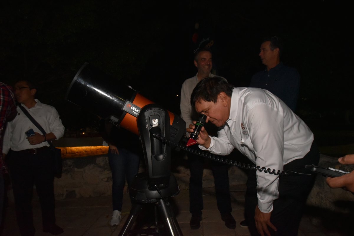 REALIZA SEDUC, DESFILE PLANETARIO: MIRANDO EL UNIVERSO