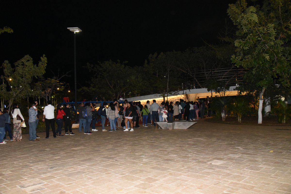 REALIZA SEDUC, DESFILE PLANETARIO: MIRANDO EL UNIVERSO