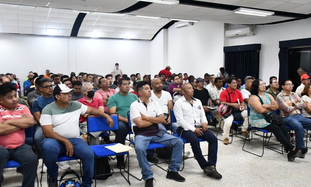 TRANSPORTISTAS CAMPECHANOS RECIBEN CAPACITACIÓN PARA MEJORAR LA ATENCIÓN A PERSONAS CON DISCAPACIDAD