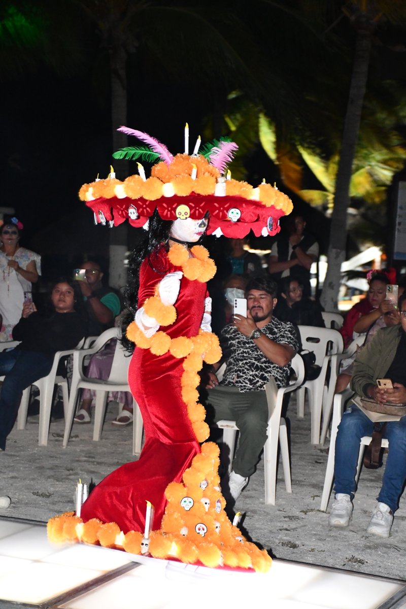 PROMUEVE APICAM EN PLAYA BONITA LAS TRADICIONES MEXICANAS CON EL CONCURSO DE ALTAR DE MUERTOS Y CATRINAS