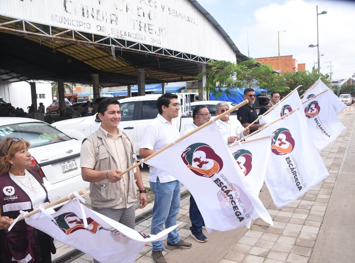 DAN BANDERAZO A TERCERA JORNADA DE DESCACHARRIZACIÓN EN ESCÁRCEGA