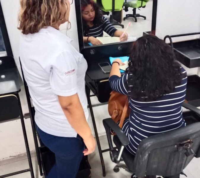 ICAT PLANTEL CARMEN IMPARTE CURSOS DE FORMACIÓN EN IMAGEN Y BIENESTAR PERSONAL PARA FORTALECER EL EMPRENDIMIENTO EN PERSONAS EN SITUACIÓN DE VULNERABILIDAD