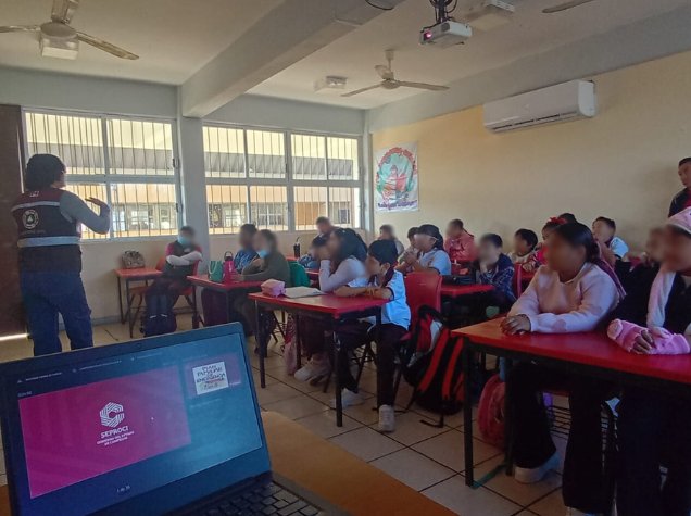 SE IMPARTE LA PLÁTICA PLAN FAMILIAR DE PROTECCIÓN CIVIL EN LA PRIMARIA PRESIDENTE RUIZ CORTINES