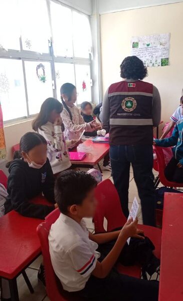 SE IMPARTE LA PLÁTICA PLAN FAMILIAR DE PROTECCIÓN CIVIL EN LA PRIMARIA PRESIDENTE RUIZ CORTINES