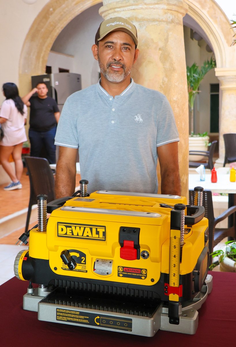IMPULSA BIENESTAR EL EMPRENDIMIENTO LOCAL CON ENTREGA DE EQUIPAMIENTO