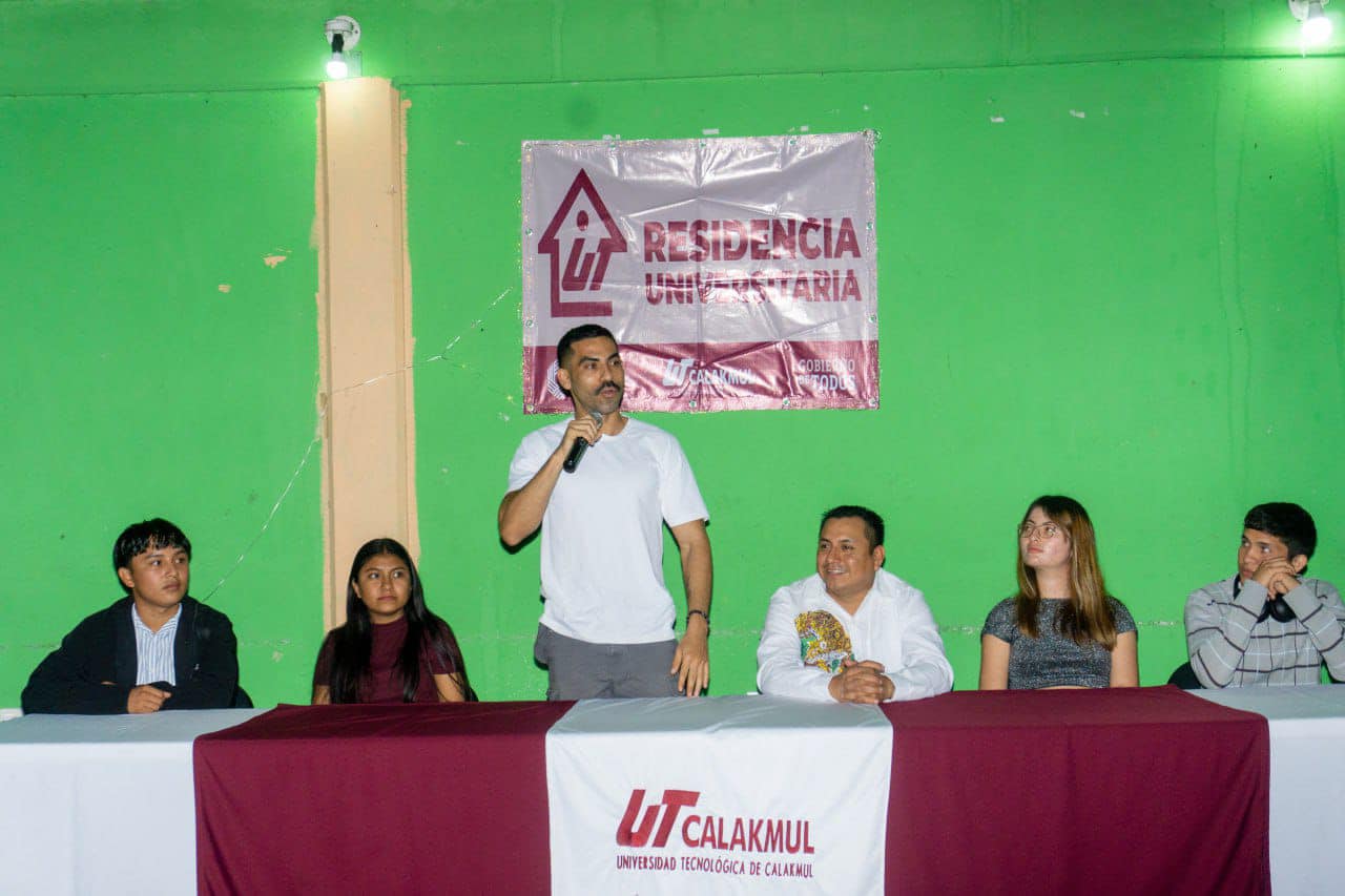 DIFUNDEN PROGRAMAS SOCIALES ENTRE ESTUDIANTES DE CALAKMUL