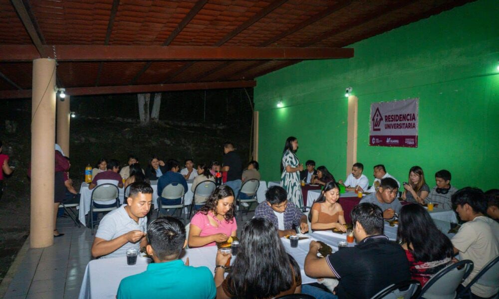 DIFUNDEN PROGRAMAS SOCIALES ENTRE ESTUDIANTES DE CALAKMUL