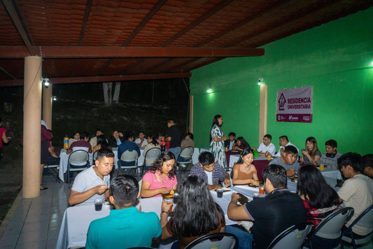 DIFUNDEN PROGRAMAS SOCIALES ENTRE ESTUDIANTES DE CALAKMUL