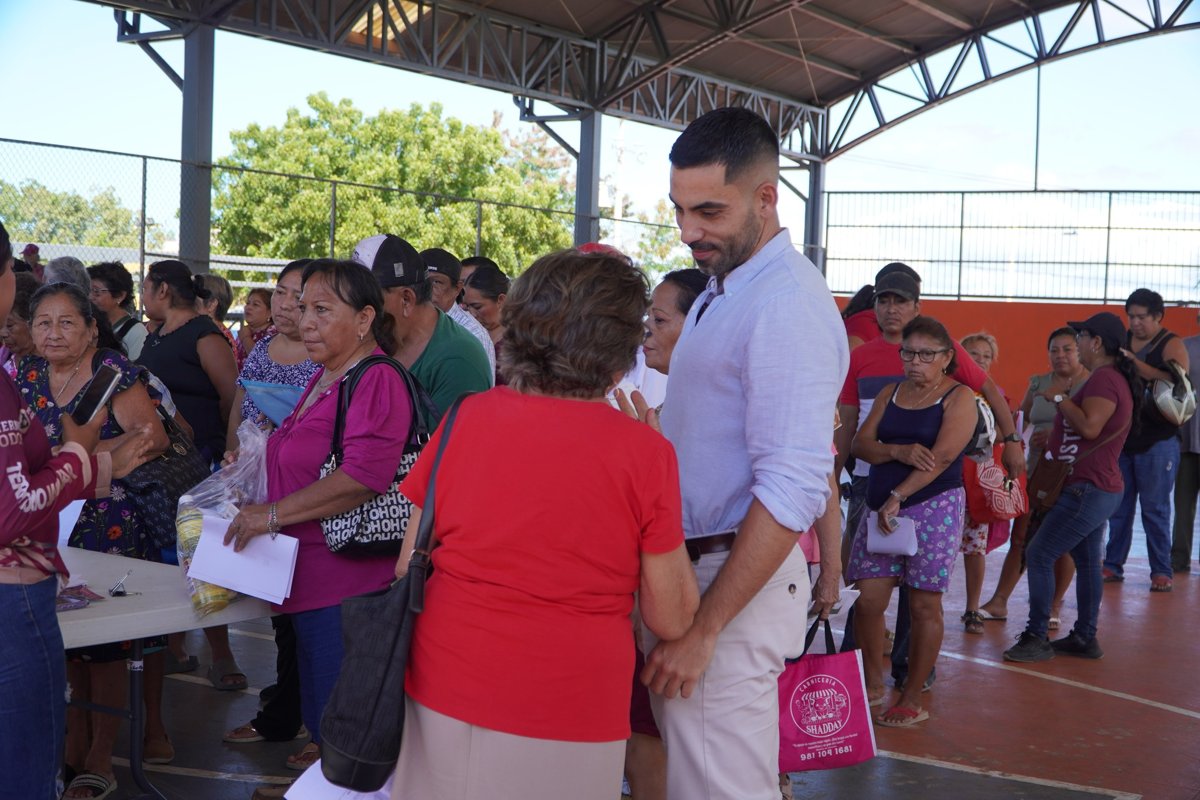 ENTREGA DE APOYOS A FAMILIAS CAMPECHANAS