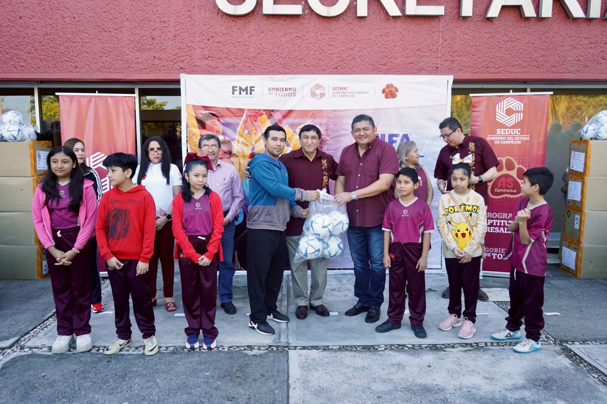 ENTREGA SEDUC CINCO MIL BALONES PARA IMPLEMENTACIÓN DEL PROGRAMA FOOTBALL FOR SCHOOLS DE LA FIFA EN CAMPECHE