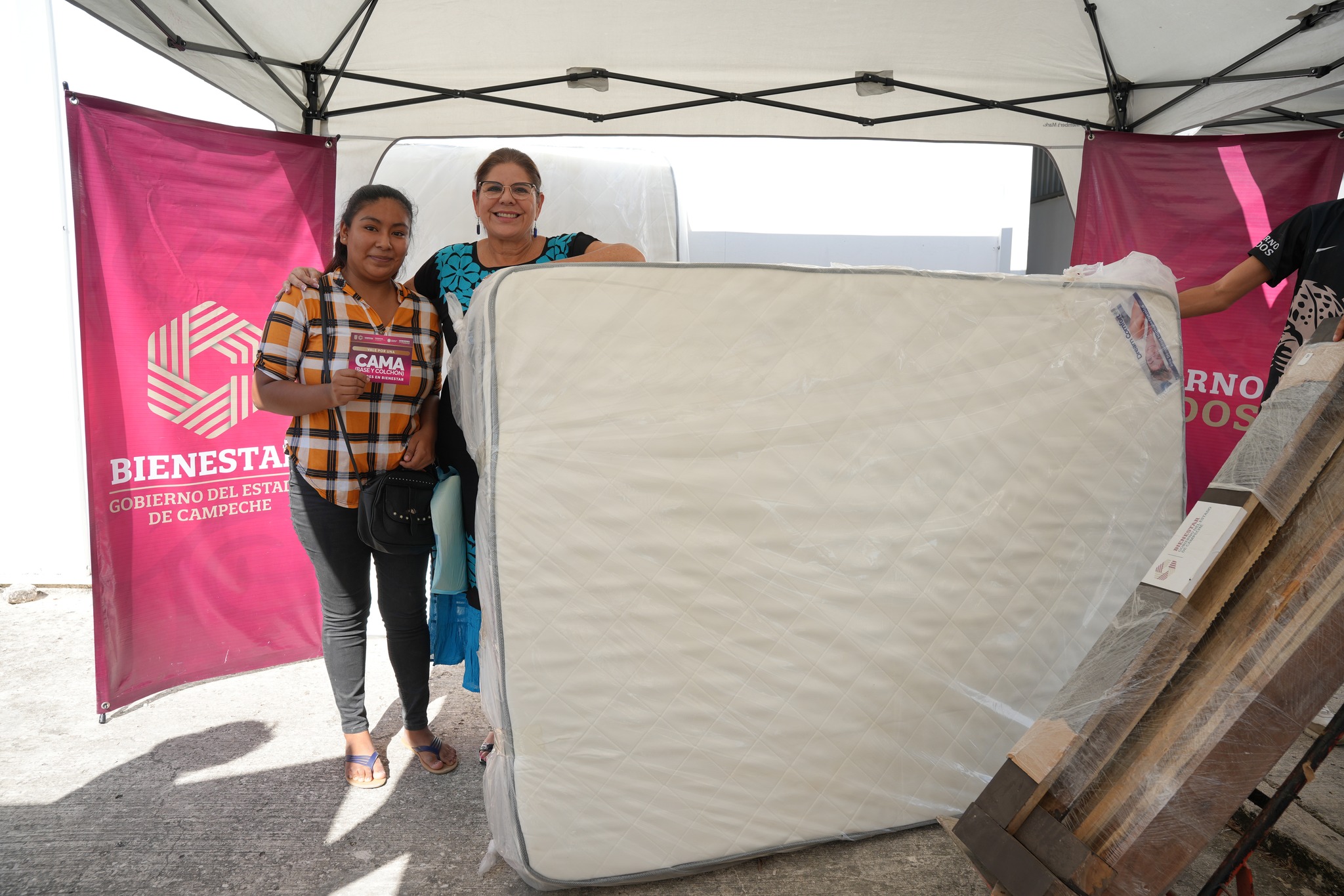 HOGARES EN BIENESTAR INICIA LA ENTREGA DE CAMAS Y COLCHONES A FAMILIAS DE CAMPECHE