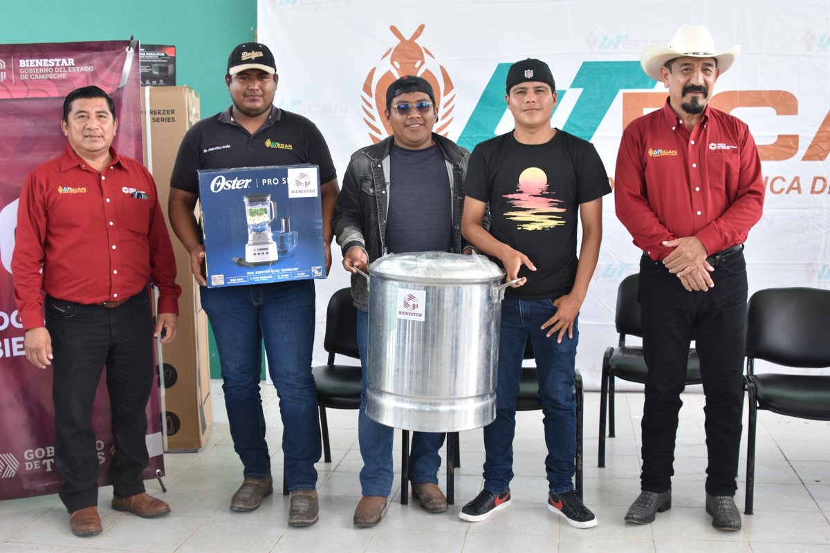ENTREGA DE PROGRAMAS “HOGARES EN BIENESTAR” Y “BIENESTAR PARA LOS ESPACIOS COMUNITARIOS” EN CANDELARIA