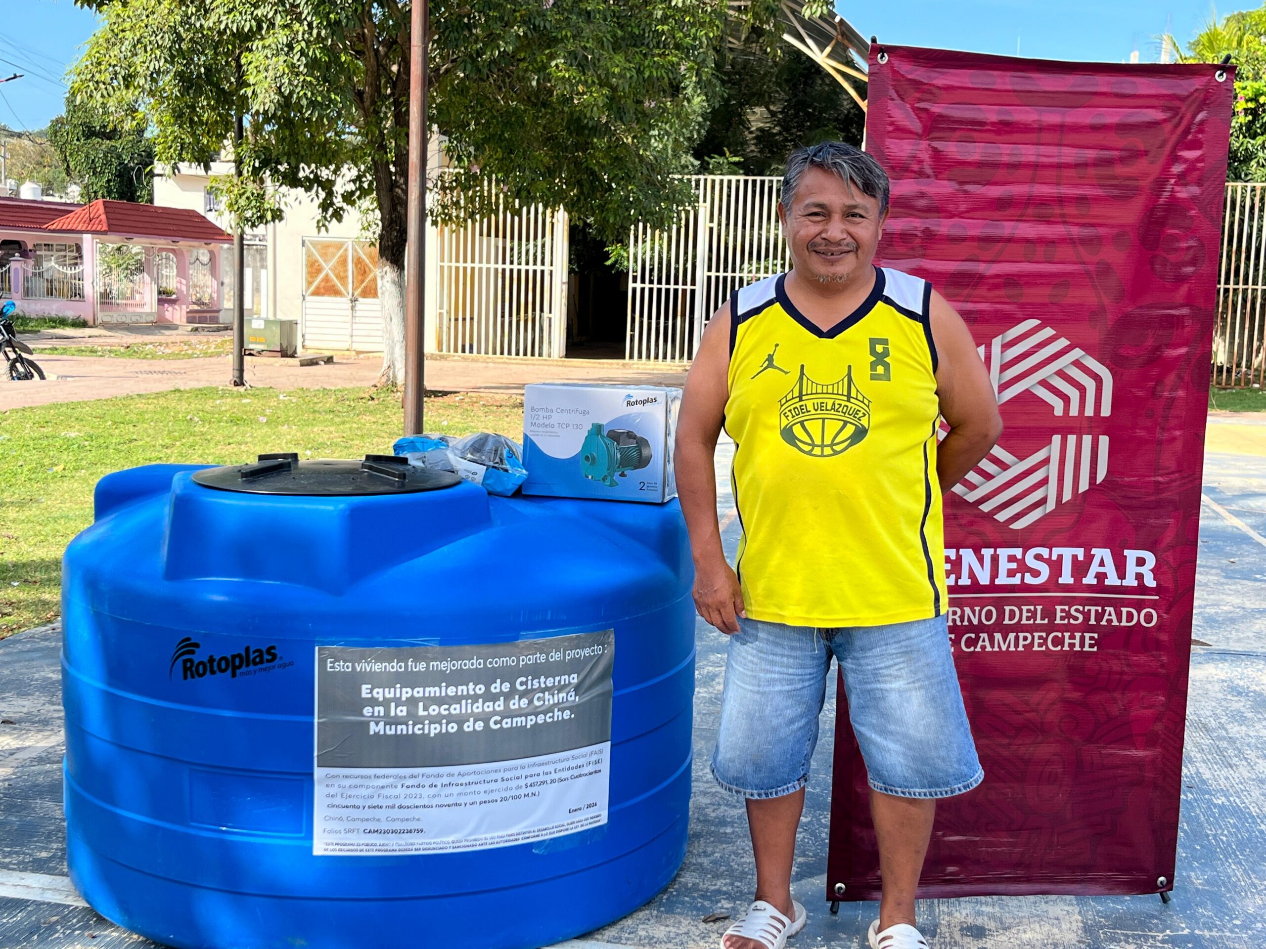 FAMILIAS DE CHINÁ RECIBEN EQUIPAMIENTO DE CISTERNAS