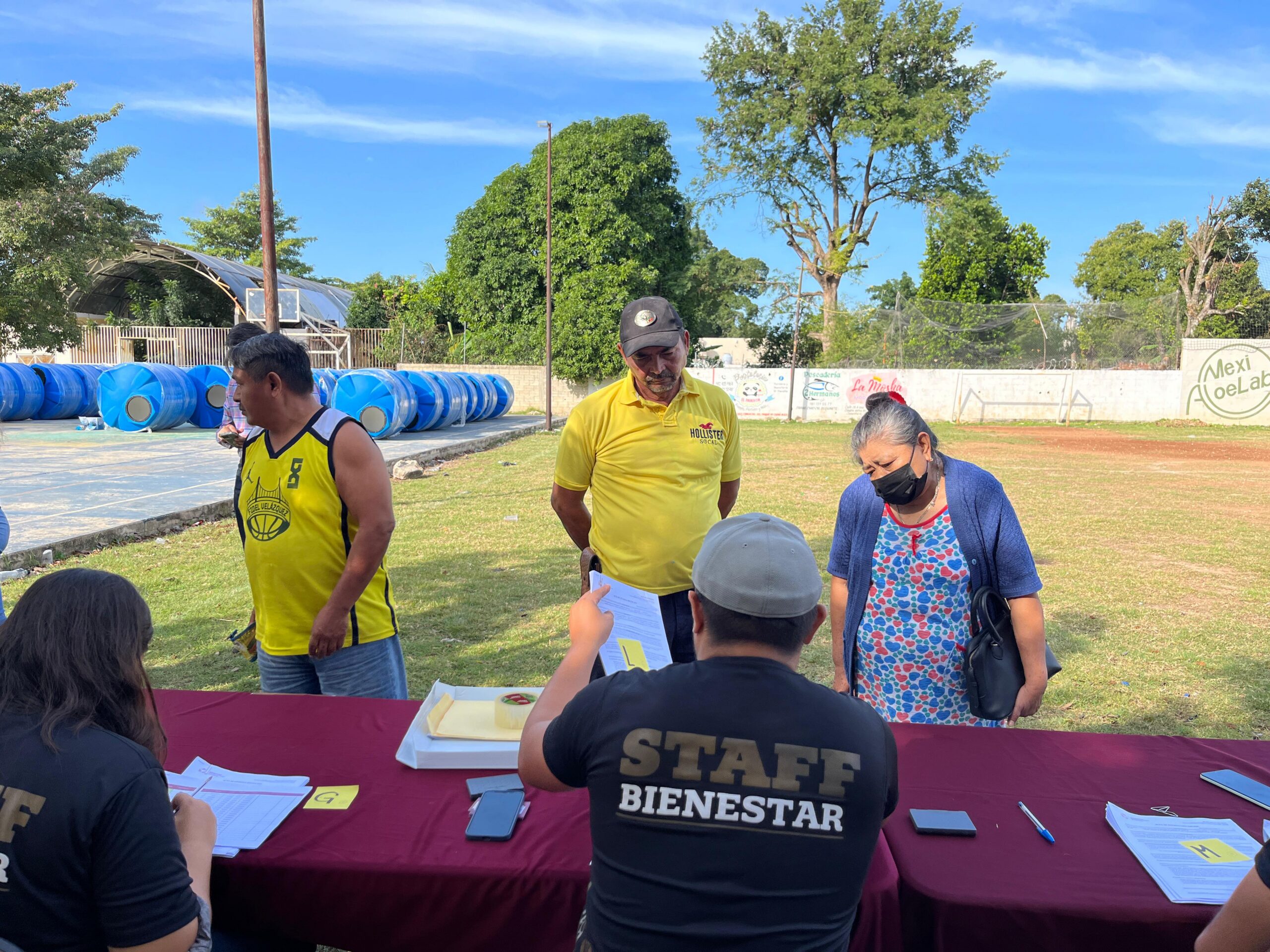FAMILIAS DE CHINÁ RECIBEN EQUIPAMIENTO DE CISTERNAS