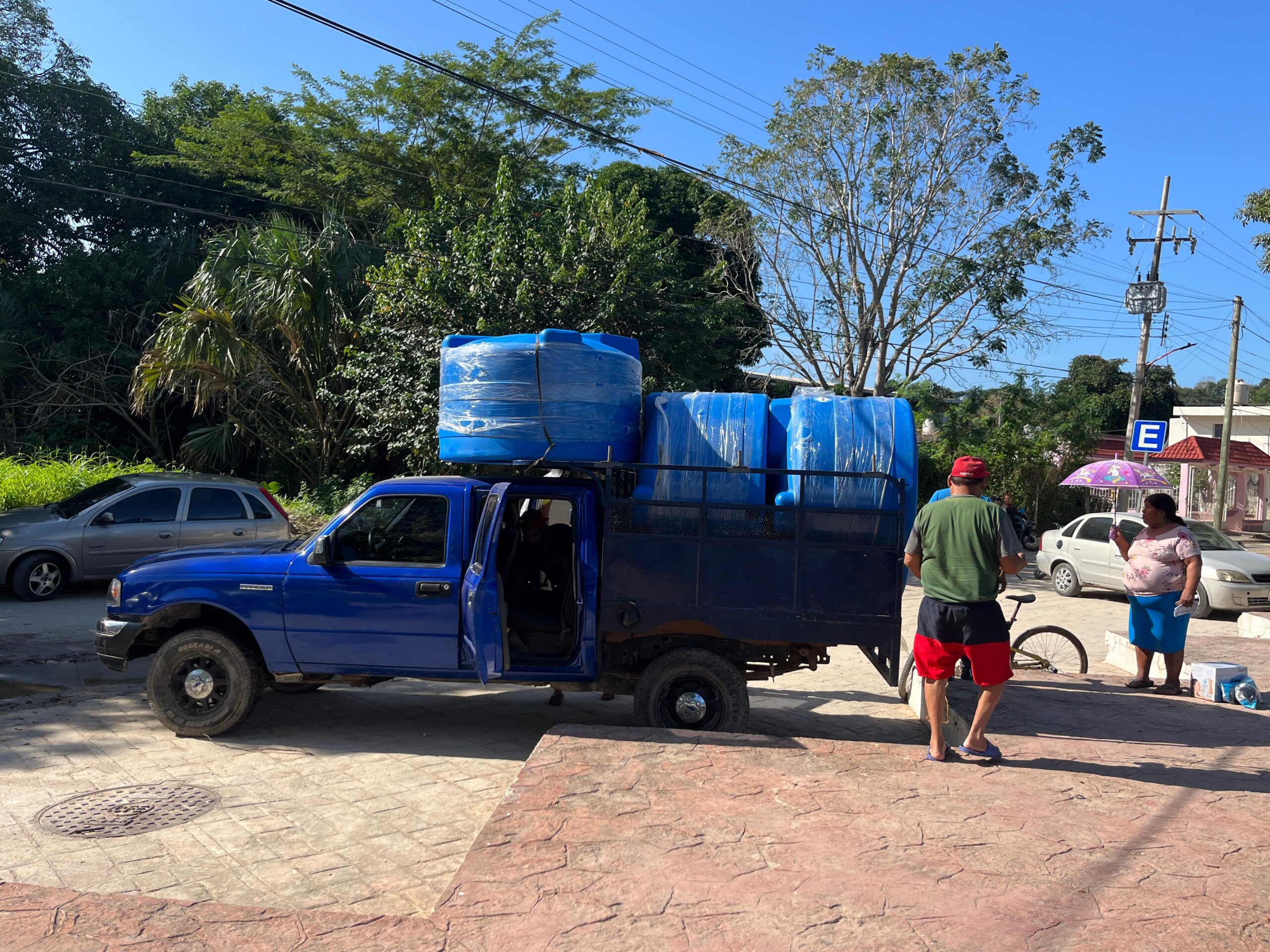 FAMILIAS DE CHINÁ RECIBEN EQUIPAMIENTO DE CISTERNAS