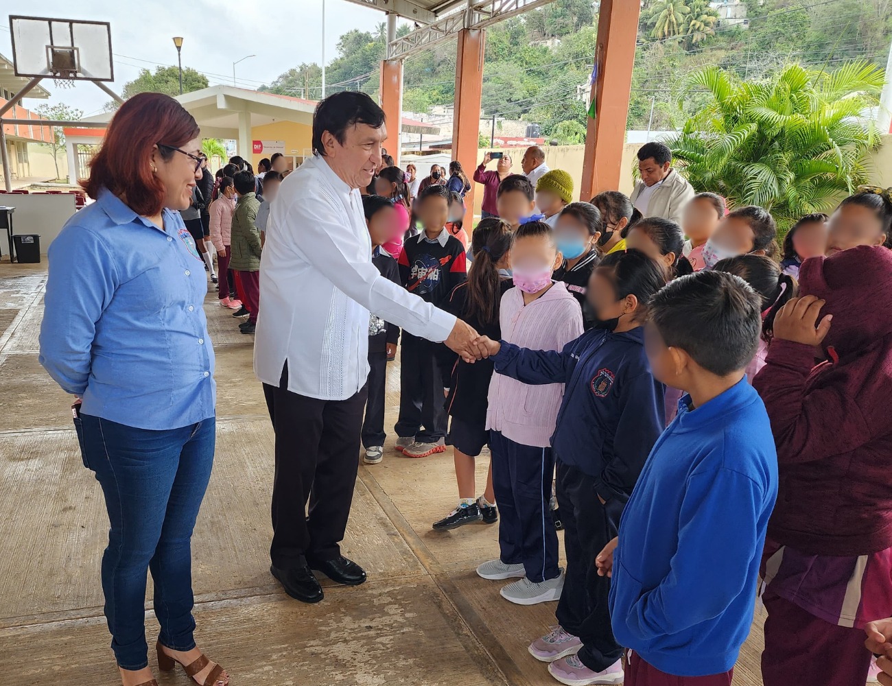 ENTREGA SEDUC MOBILIARIO ESCOLAR A LA PRIMARIA “MARÍA DEL CARMEN POBLACIONES” DE LERMA