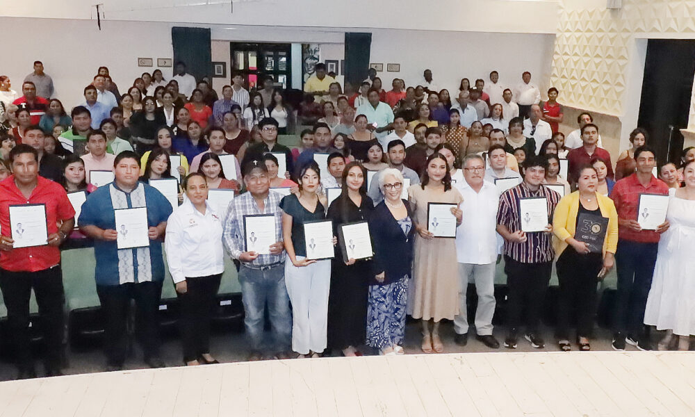 NUEVA GENERACIÓN DE TÉCNICOS PROFESIONALES DEL CECyTEC EN PALIZADA