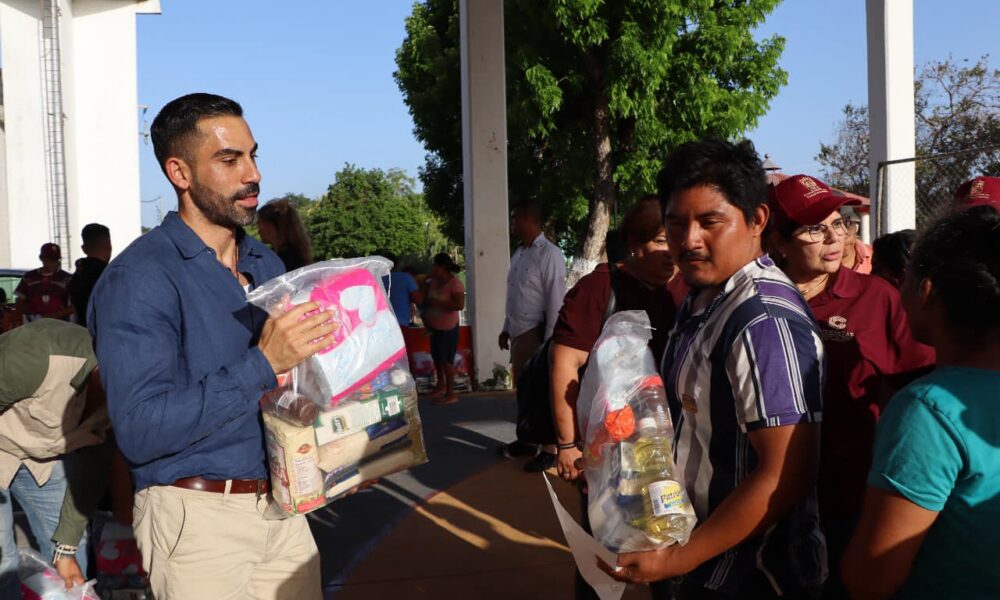 FAMILIAS DE CHAMPOTÓN Y CAMPECHE RECIBEN DESPENSAS