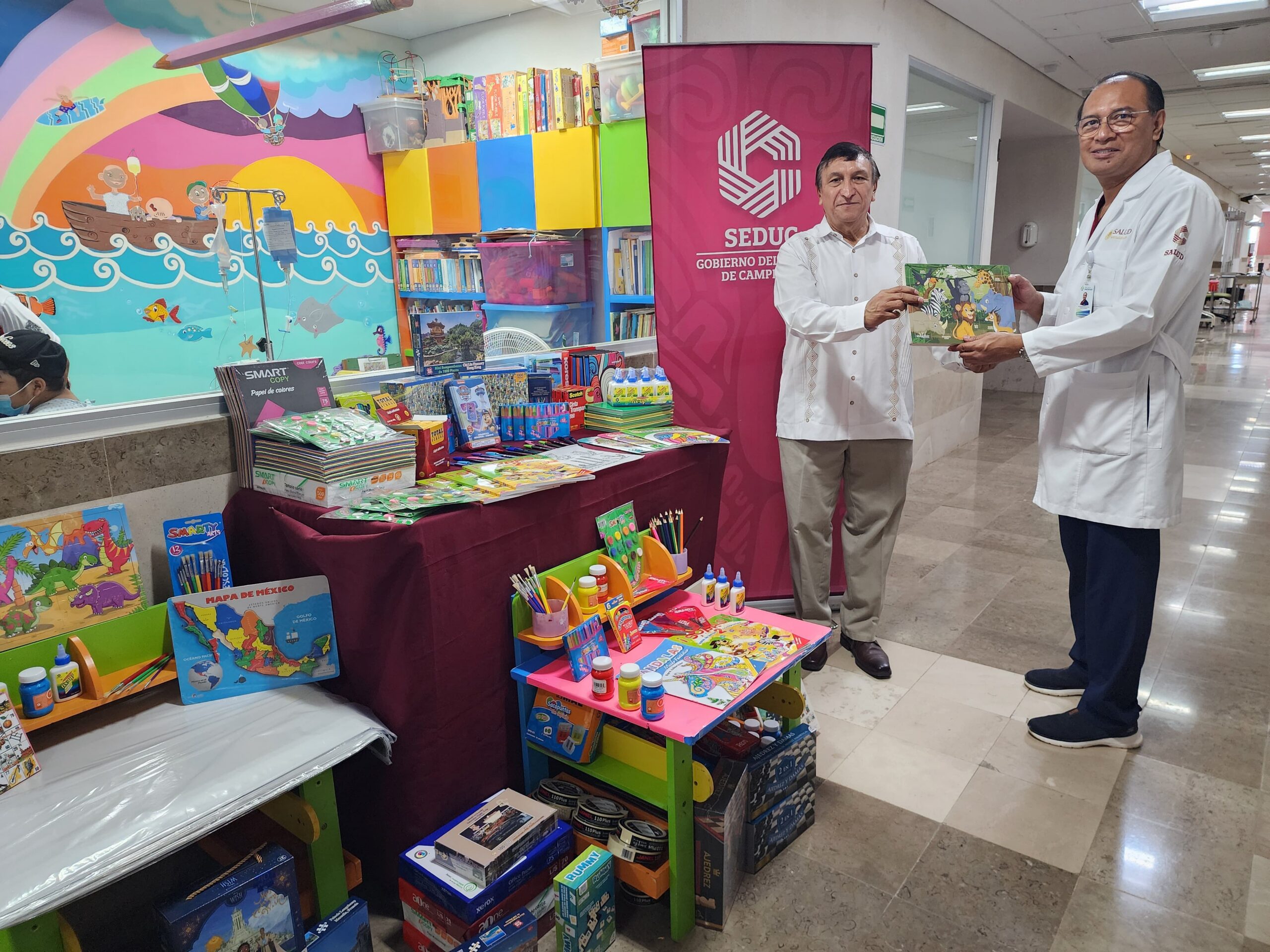 ENTREGA SEDUC MATERIAL EDUCATIVO A LA USAER HOSPITALES