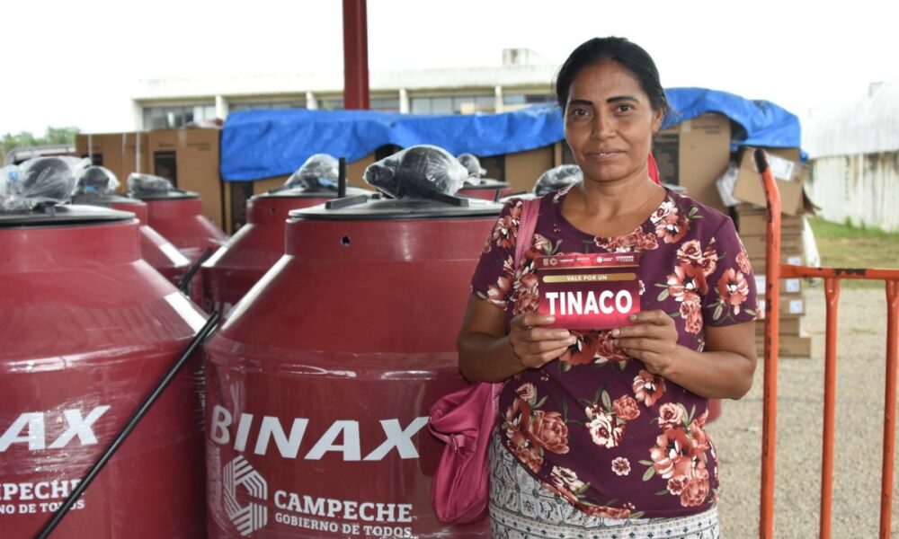 ENTREGA DEL PROGRAMA “HOGARES EN BIENESTAR” EN ESCÁRCEGA EN APOYO A FAMILIAS VULNERABLES