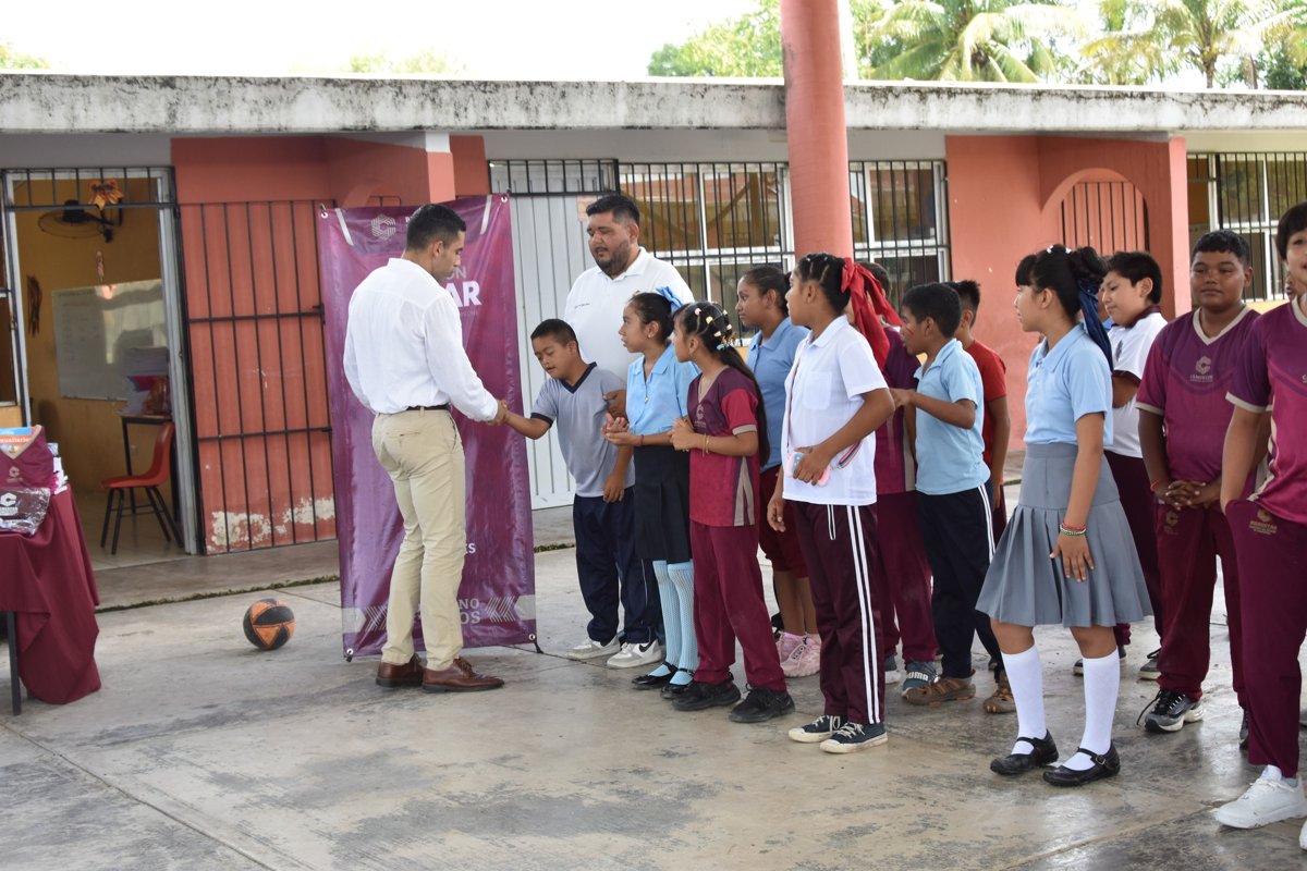 INICIA ENTREGA DE ÚTILES Y UNIFORMES ESCOLARES DEL PROGRAMA FORMACIÓN JAGUAR
