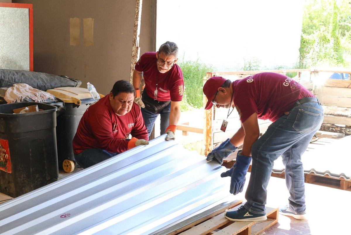 BIENESTAR ENTREGA LÁMINAS EN LERMA Y SAMULÁ
