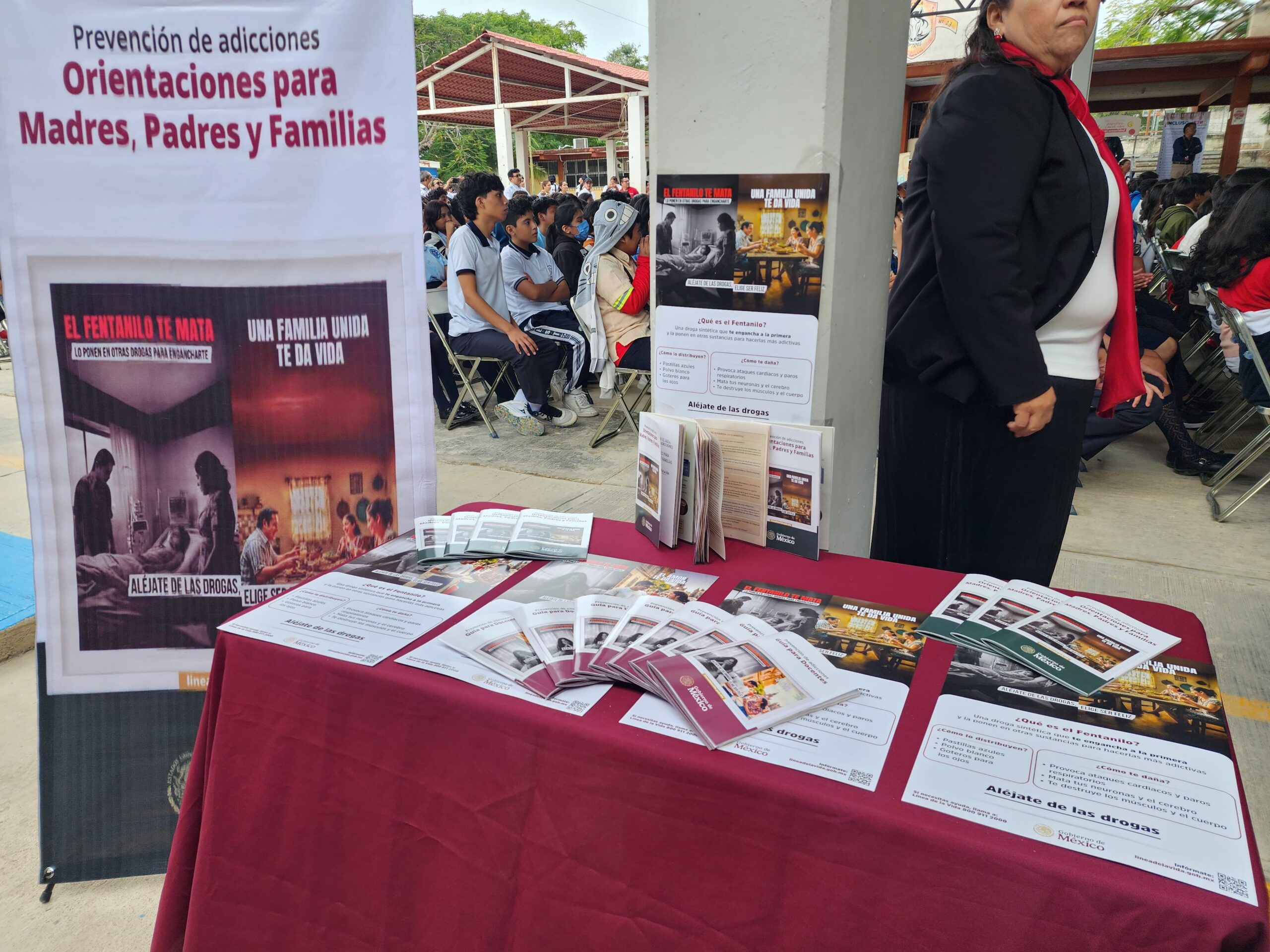 ENTREGAN MATERIALES INFORMATIVOS PARA LA PREVENCIÓN DE ADICCIONES EN BENEFICIO DE 50 MIL ESTUDIANTES DE SECUNDARIA