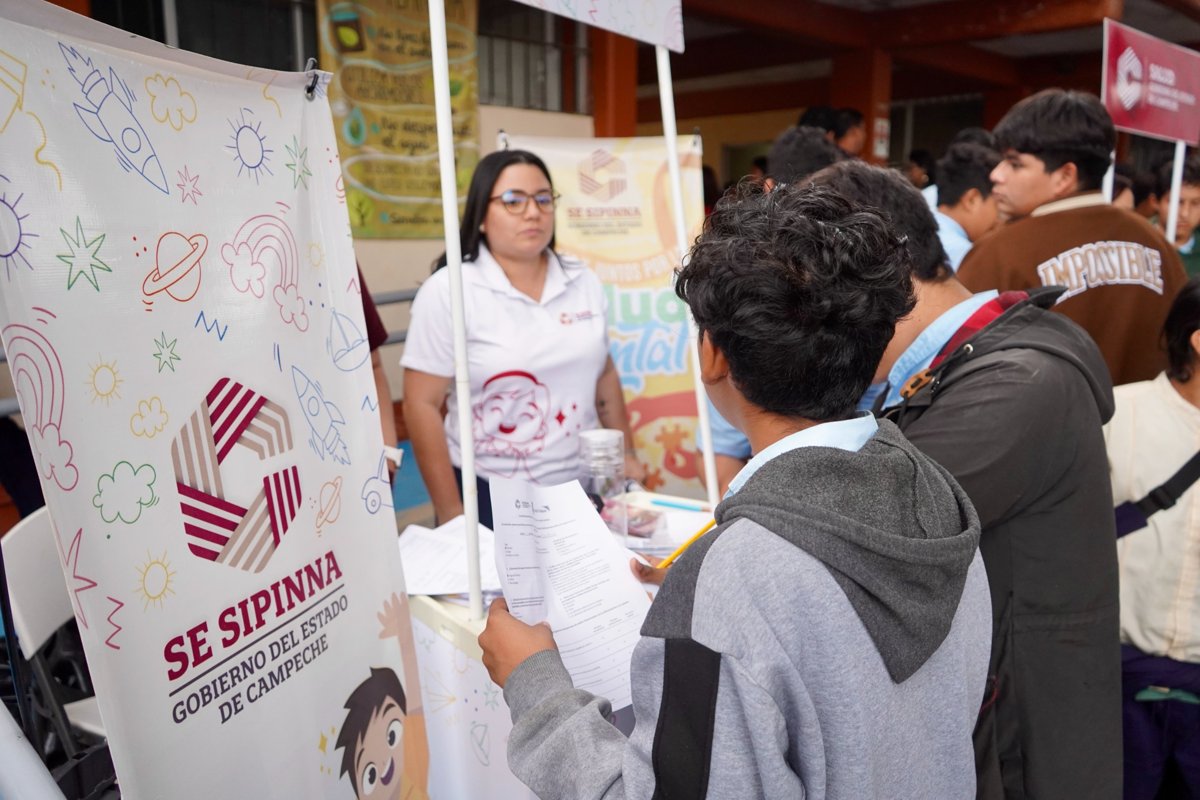 ENTREGAN MATERIALES INFORMATIVOS PARA LA PREVENCIÓN DE ADICCIONES EN BENEFICIO DE 50 MIL ESTUDIANTES DE SECUNDARIA