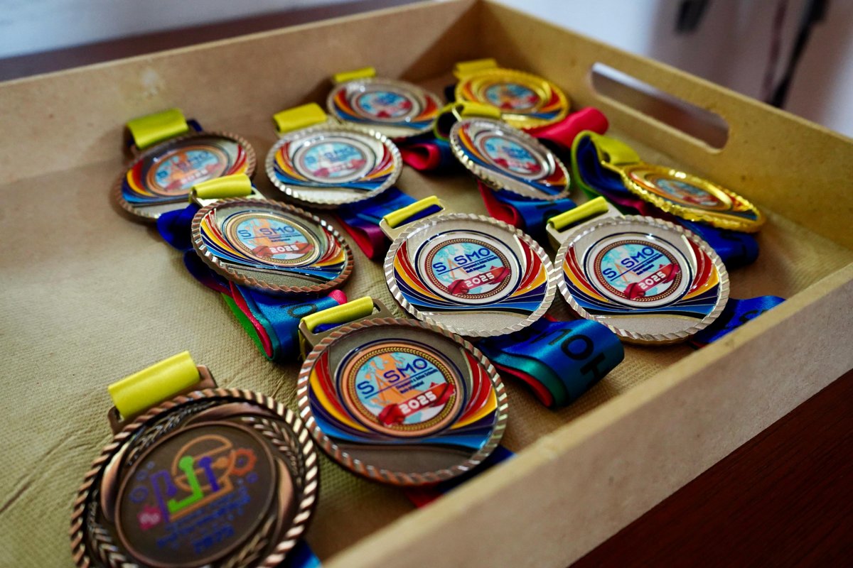 ENTREGA SEDUC MEDALLAS Y RECONOCIMIENTOS A ALUMNOS DESTACADOS EN CONCURSOS INTERNACIONALES