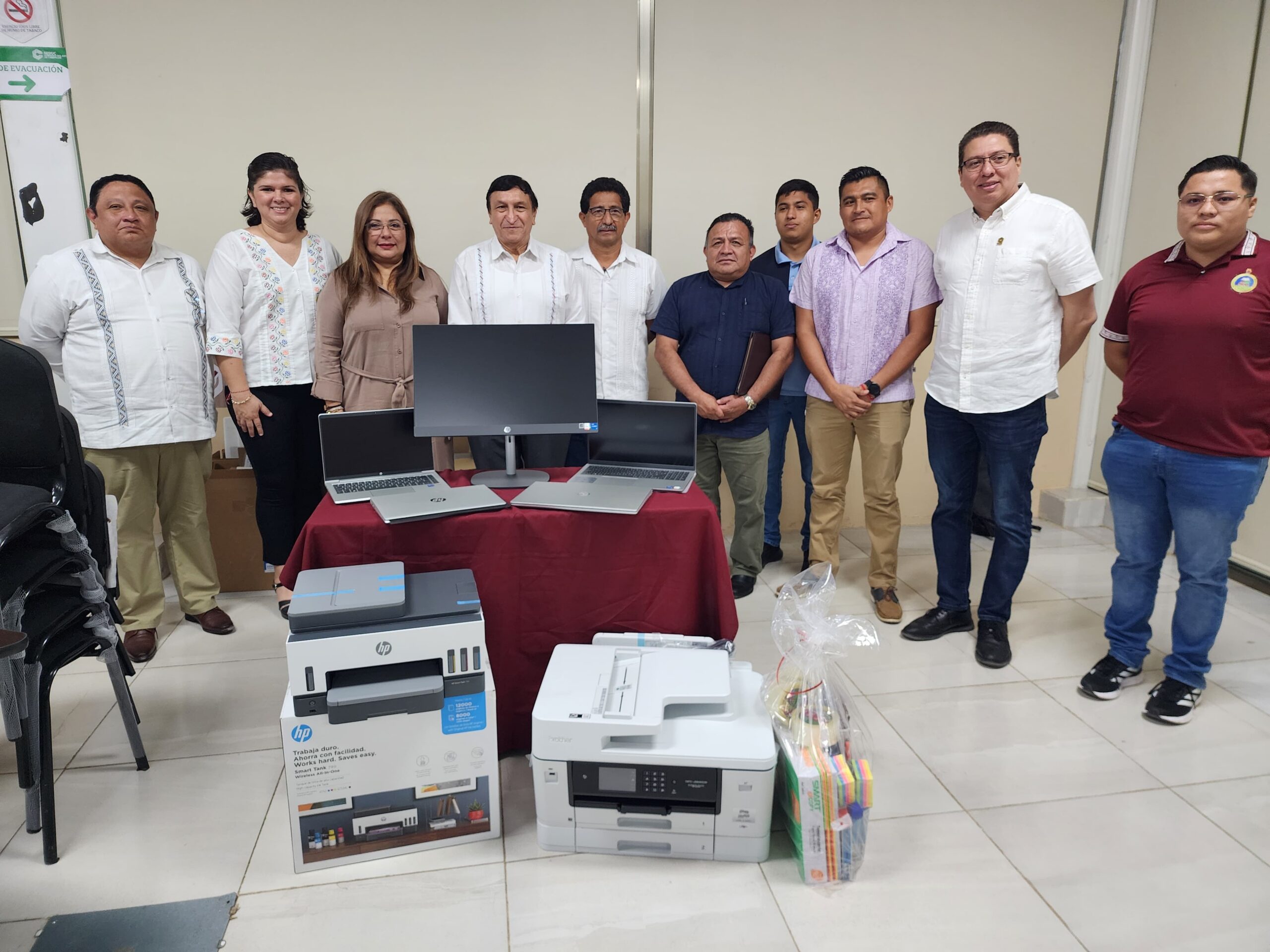 ENTREGA SEDUC EQUIPAMIENTO PARA FORTALECER A ESCUELAS NORMALES Y AL CAM DEL ESTADO