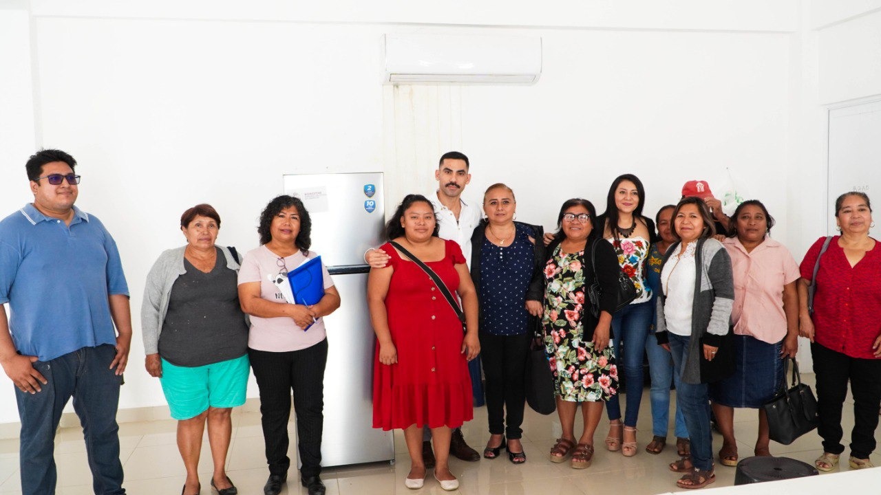ALBERGUE ESTUDIANTIL DE HOPELCHÉN RECIBE APOYO EN RESPALDO A LA SEGURIDAD ALIMENTARIA