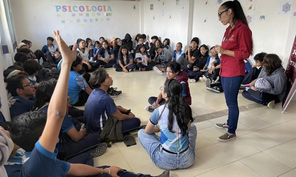 OFRECE CHARLA INJUCAM SOBRE ETS A ESTUDIANTES DE SECUNDARIA