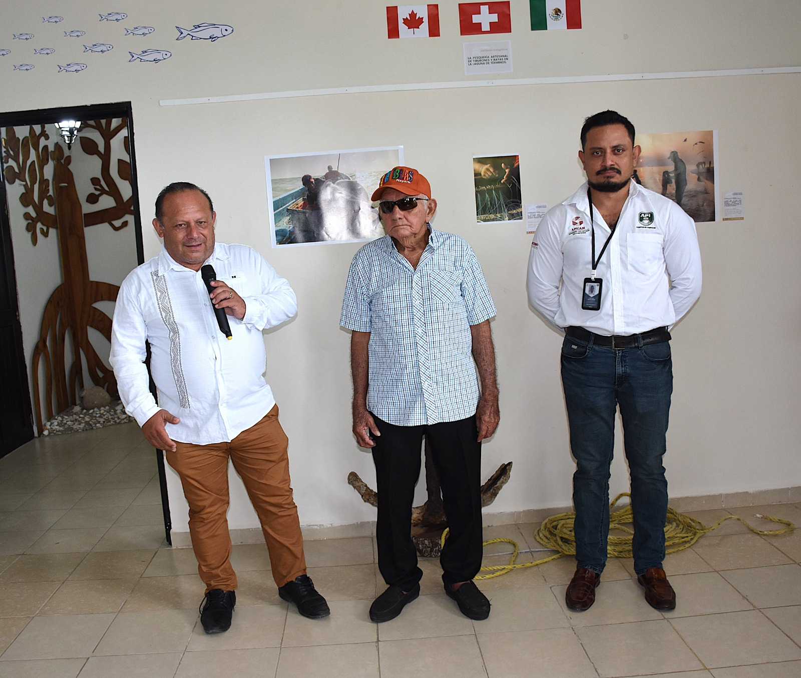 EN HOMENAJE A PESCADORES ARTESANALES, APICAM INAUGURA EN ISLA AGUADA NUEVA MUESTRA FOTOGRÁFICA