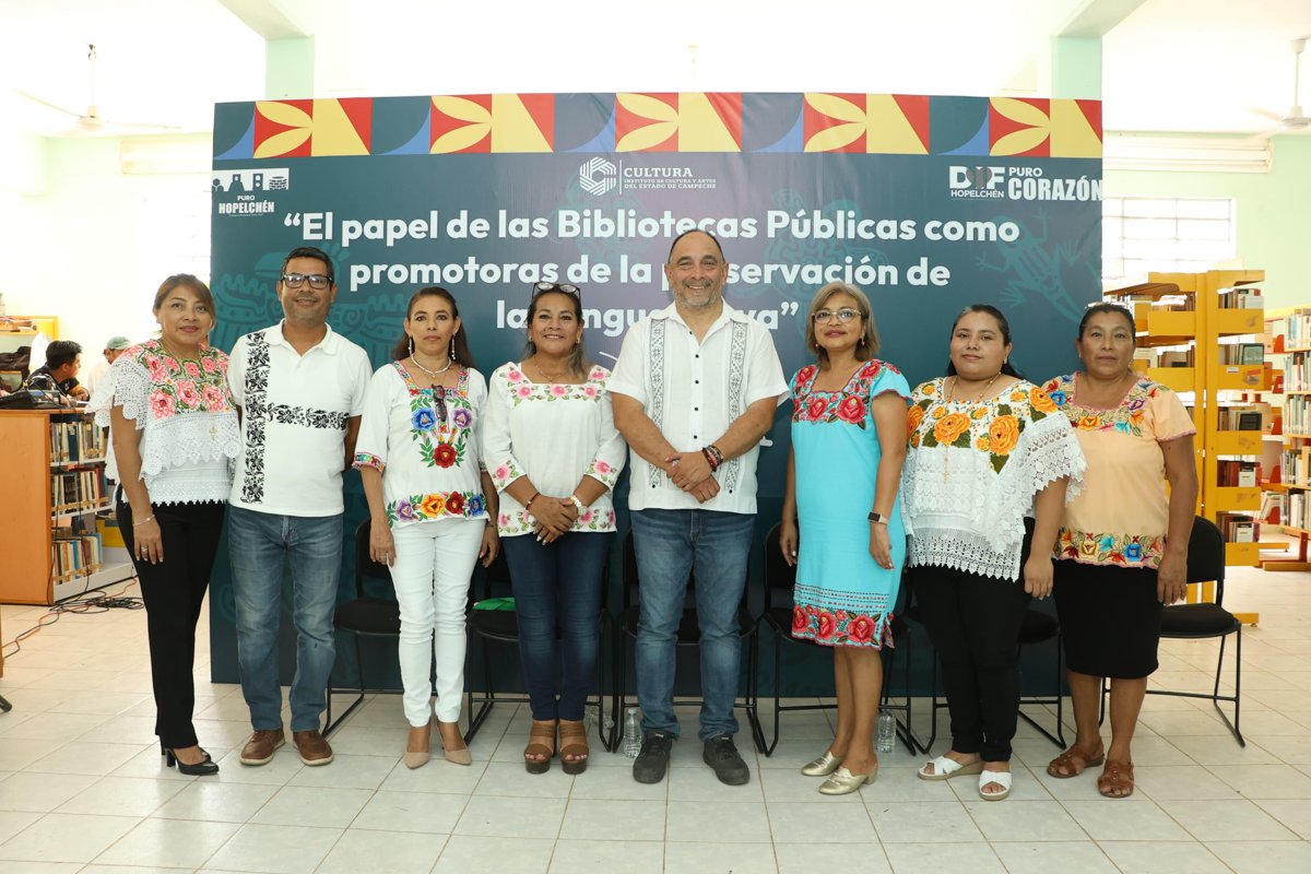 GOBIERNO DEL ESTADO ENRIQUECE ACERVO CULTURAL MAYA EN BIBLIOTECAS PÚBLICAS DE HOPELCHÉN