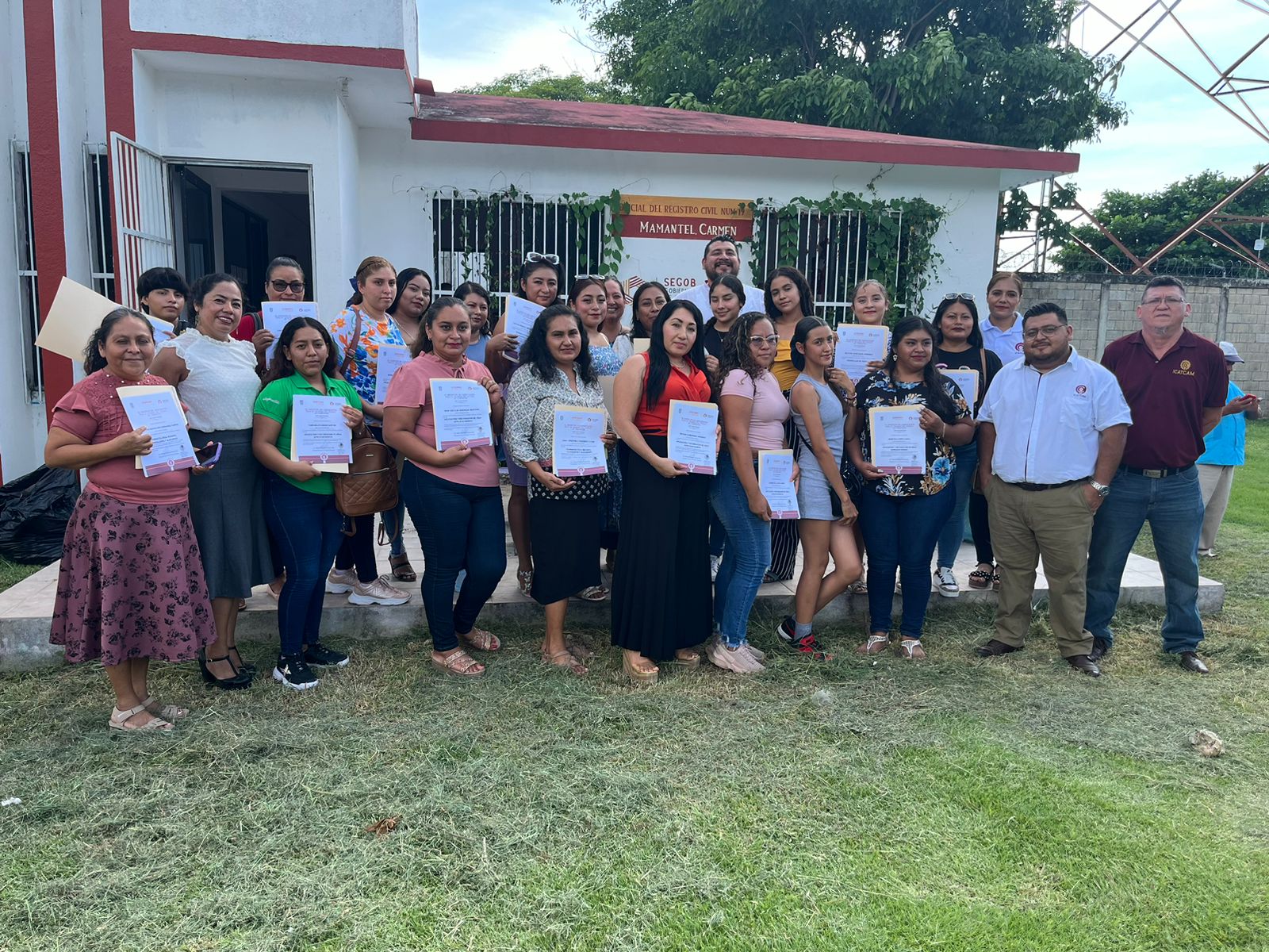 ICAT 03 PLANTEL ESCÁRCEGA HACE ENTREGA DE CONSTANCIAS POR TERMINO DE LOS CURSOS DEL CAMPO FORMATIVO IMAGEN Y BIENESTAR PERSONAL